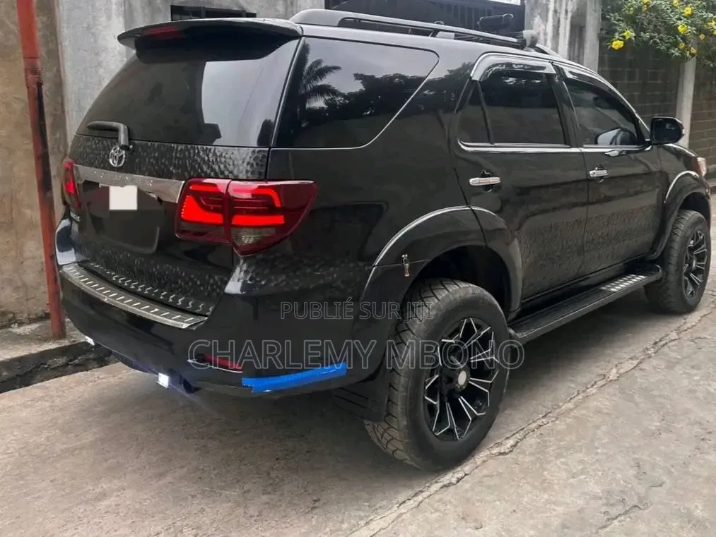 Toyota Fortuner 2015 Noir