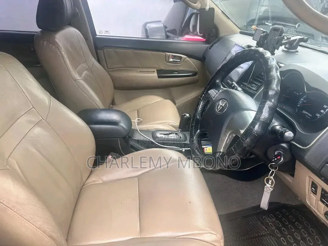 Toyota Fortuner 2015 Noir