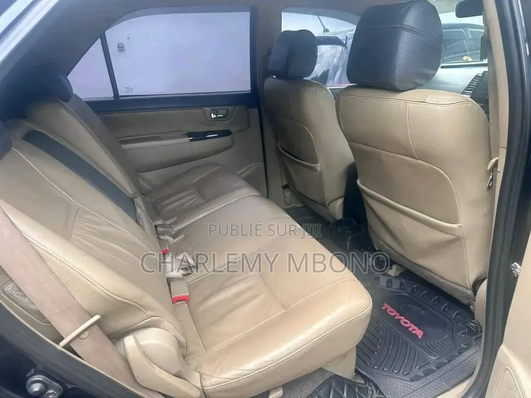 Toyota Fortuner 2015 Noir