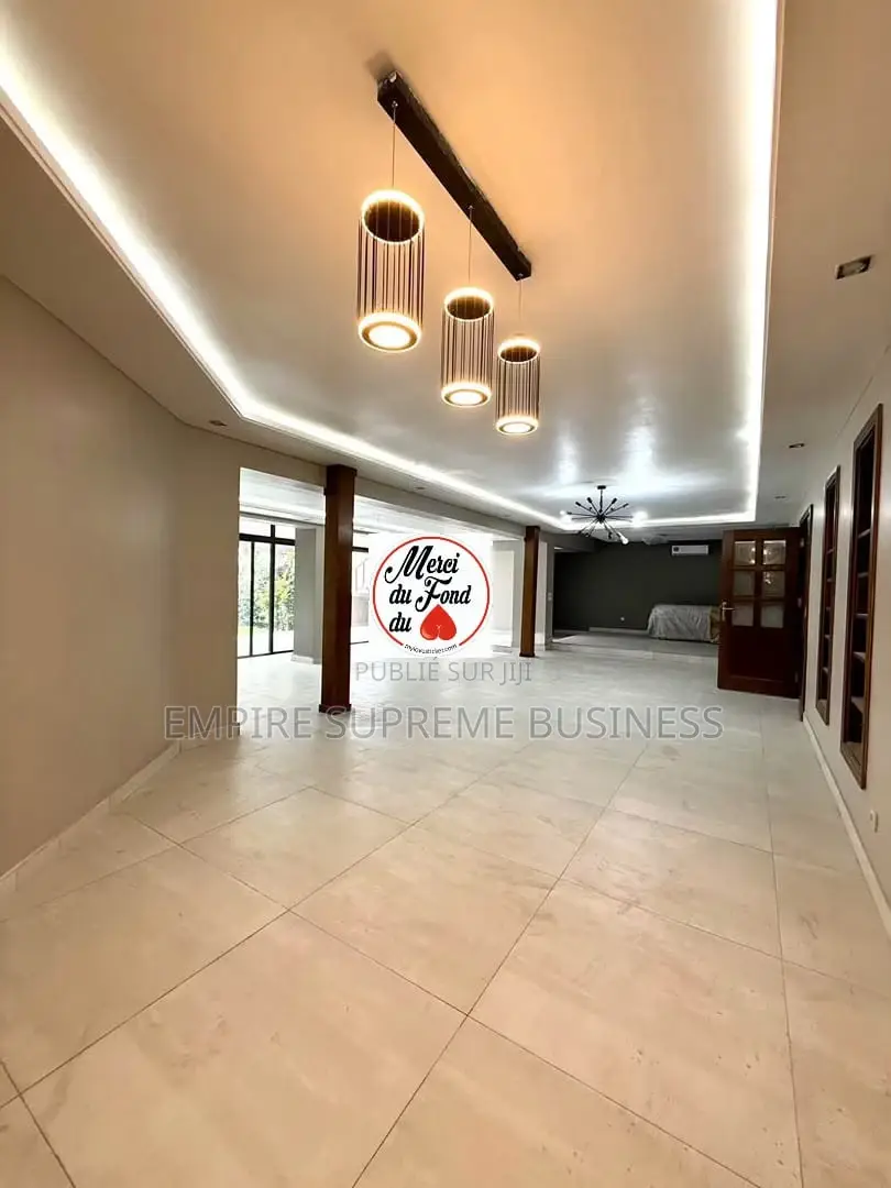 4chbre Villa dans Empire Supreme, Ngaliema à Vendre