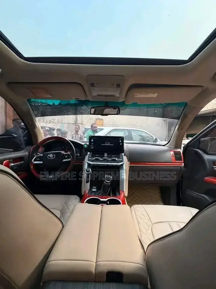 Toyota Land Cruiser 2024 Noir