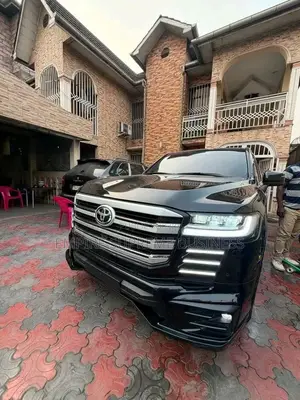 Toyota Land Cruiser 2024 Noir