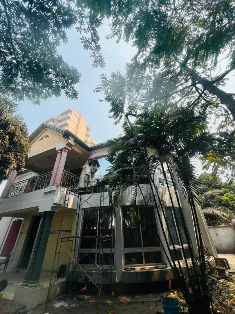 5chbre Villa dans Empire Supreme, Ngaliema à Vendre