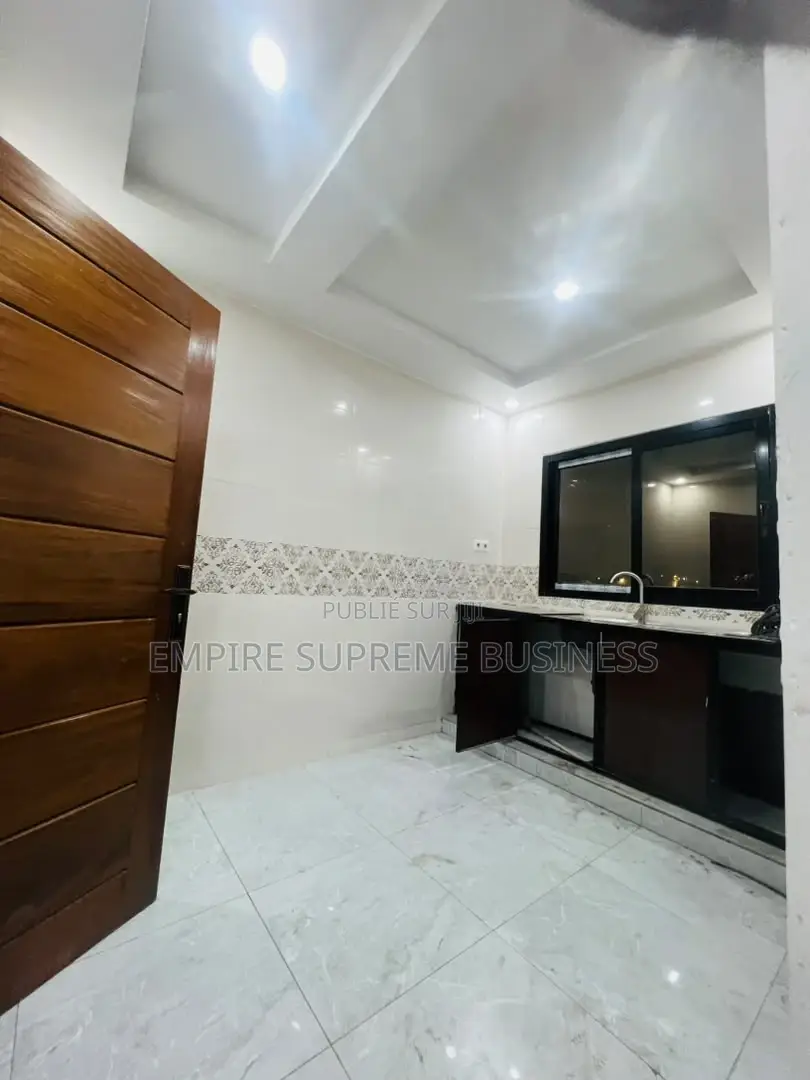 3chbre Appartement dans Empire Supreme, Ngaliema à Louer