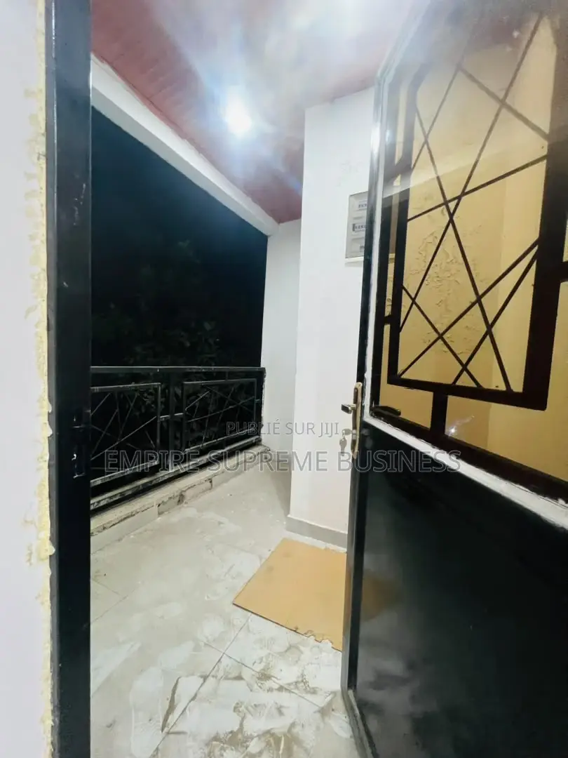 3chbre Appartement dans Empire Supreme, Ngaliema à Louer