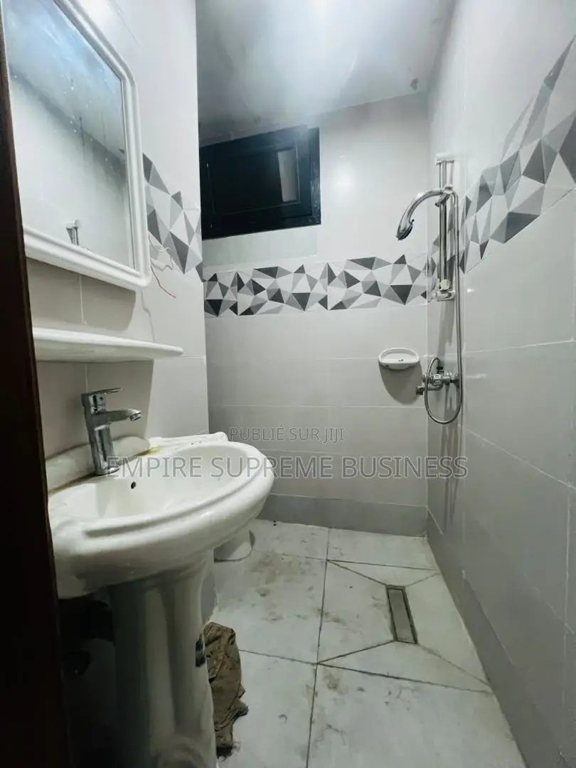 3chbre Appartement dans Empire Supreme, Ngaliema à Louer