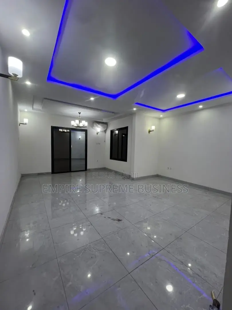 3chbre Appartement dans Empire Supreme, Ngaliema à Louer