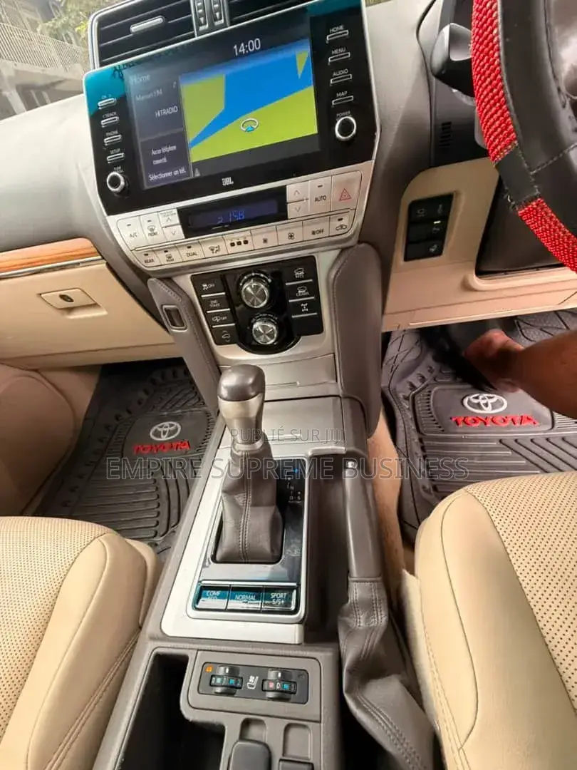 Toyota Land Cruiser Prado 2022 Rouge