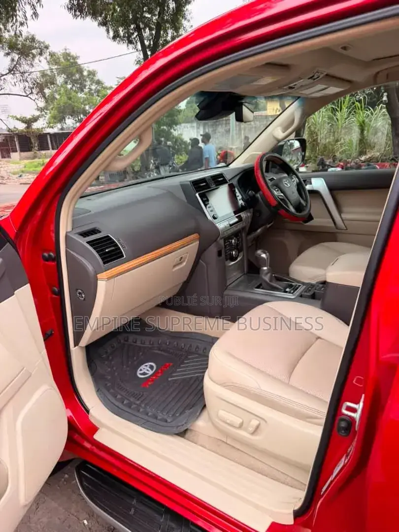 Toyota Land Cruiser Prado 2022 Rouge