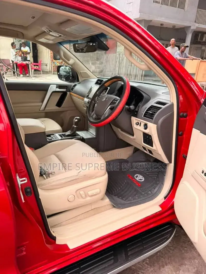 Toyota Land Cruiser Prado 2022 Rouge