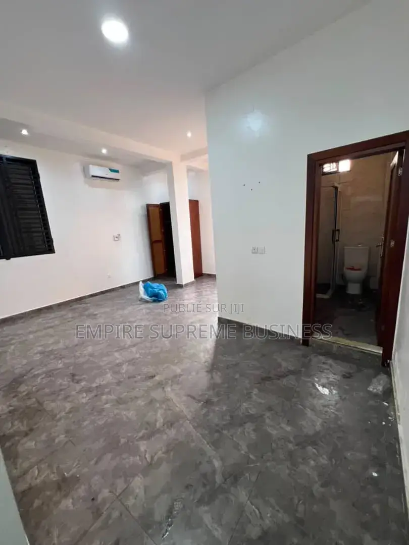 2chbre Appartement dans Empire Supreme, Ngaliema à Louer