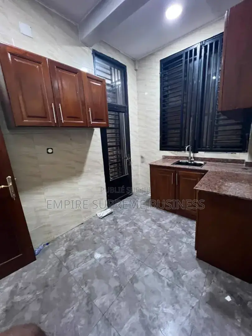 2chbre Appartement dans Empire Supreme, Ngaliema à Louer