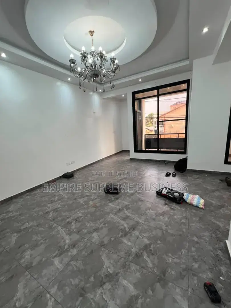 2chbre Appartement dans Empire Supreme, Ngaliema à Louer