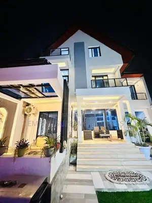 8chbre Villa dans Empire Supreme, Kintambo à Vendre