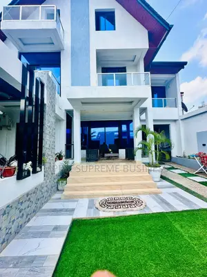 8chbre Villa dans Empire Supreme, Kintambo à Vendre