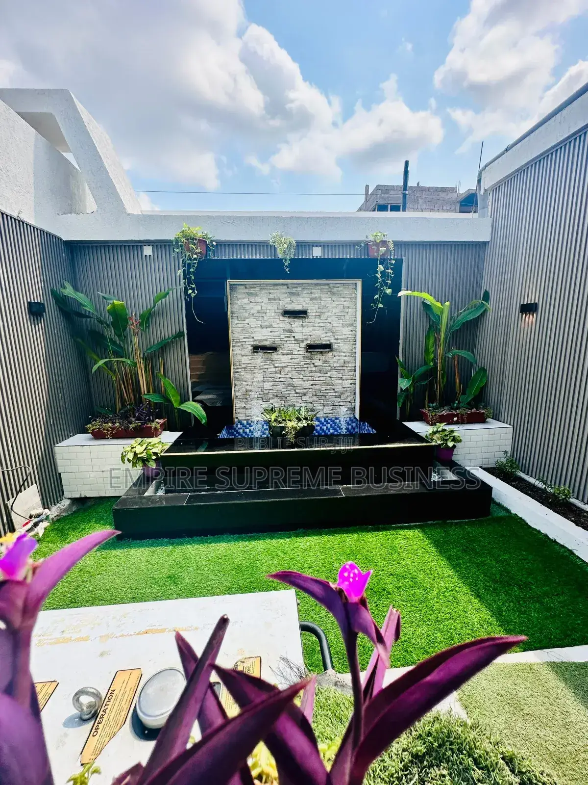 8chbre Villa dans Empire Supreme, Kintambo à Vendre