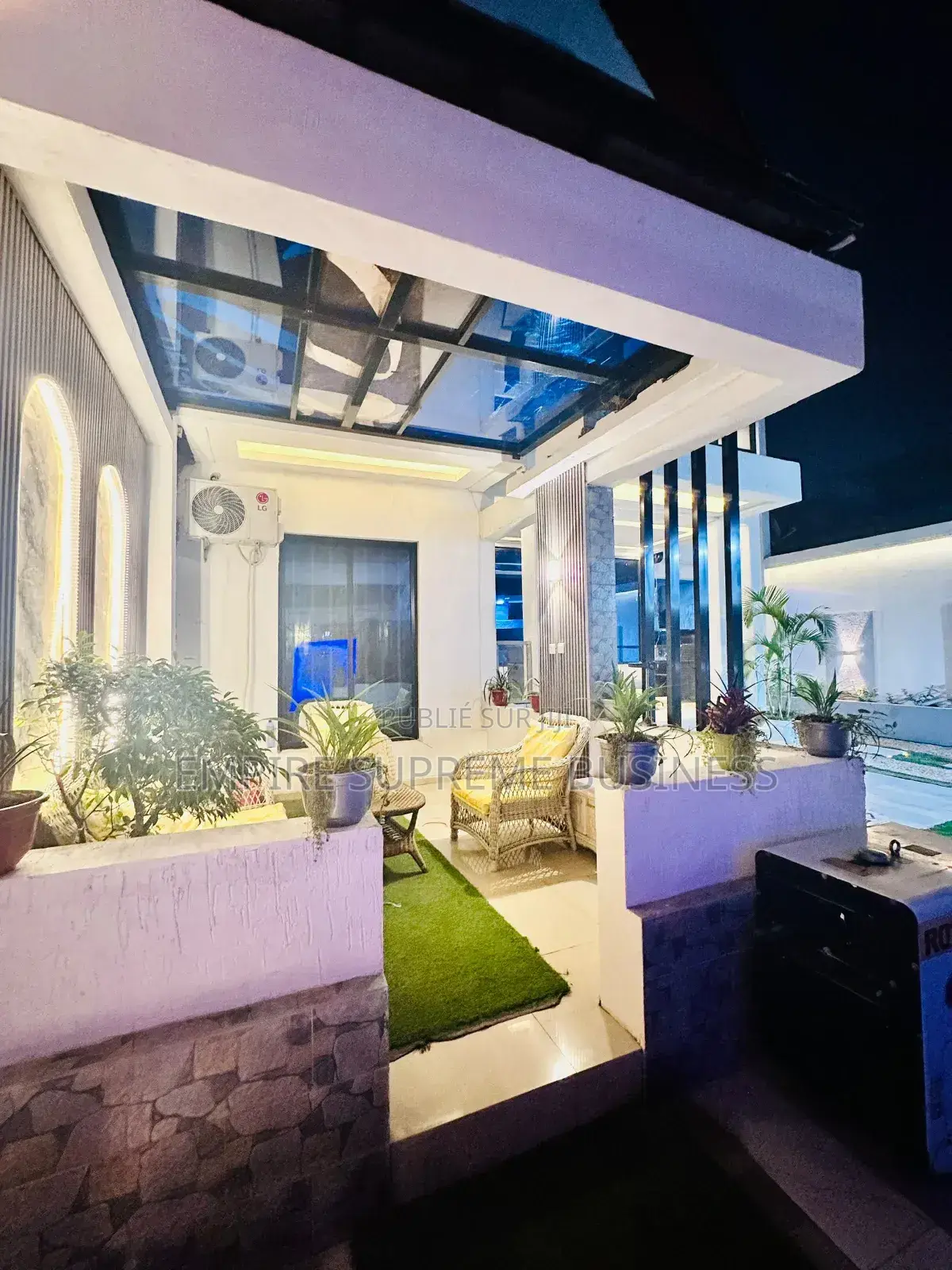 8chbre Villa dans Empire Supreme, Kintambo à Vendre