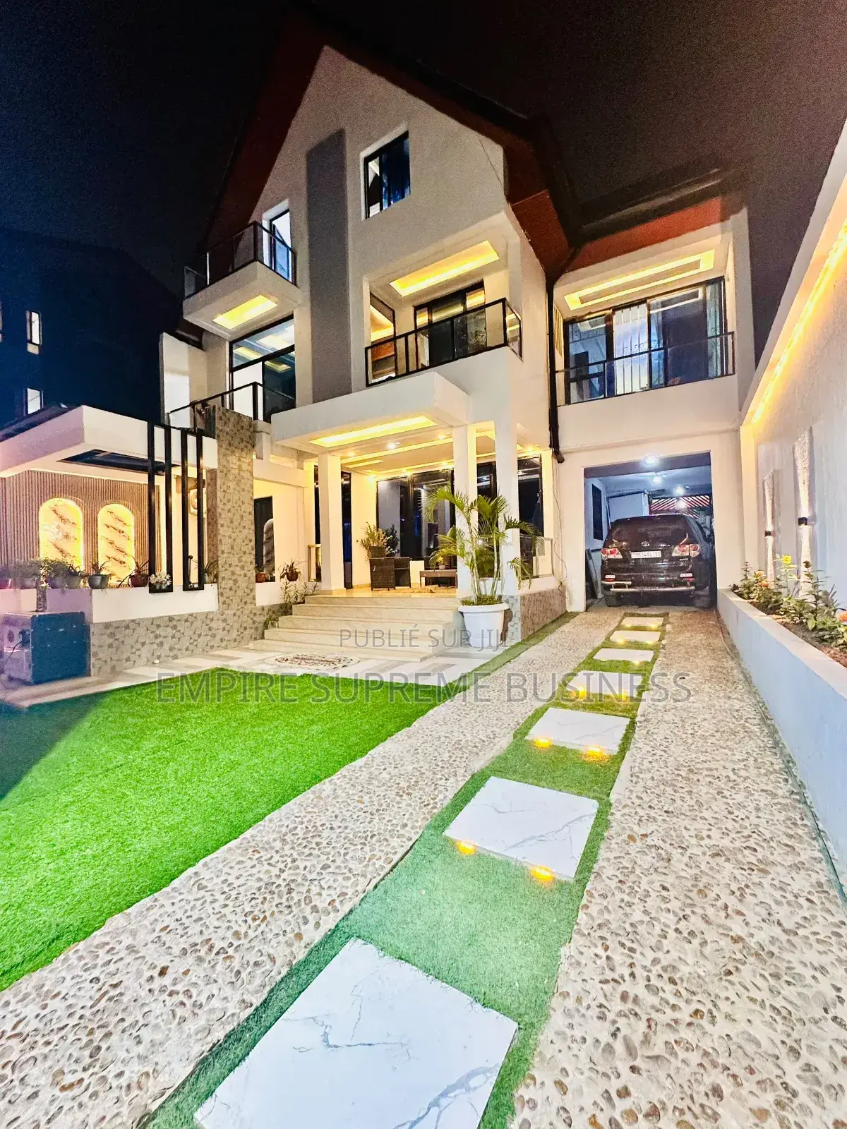 8chbre Villa dans Empire Supreme, Kintambo à Vendre