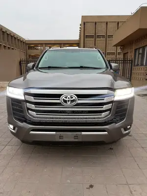 Toyota Land Cruiser 2024 Marron