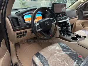Toyota Land Cruiser 2024 Marron