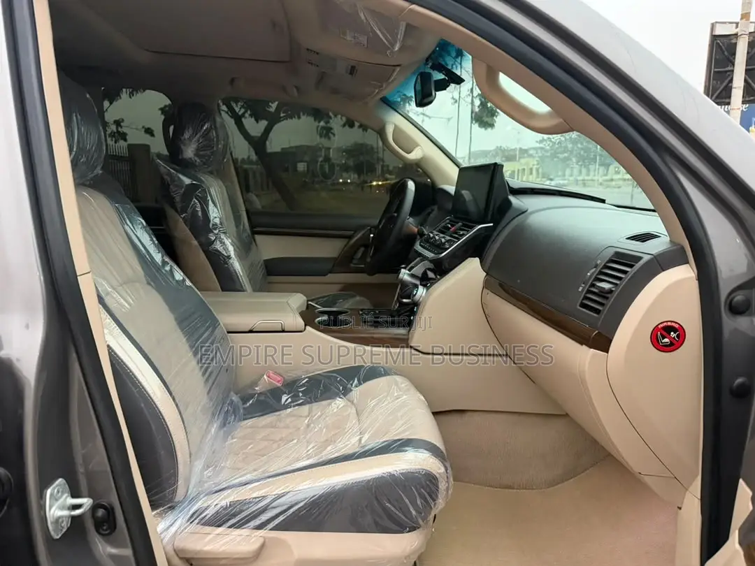 Toyota Land Cruiser 2024 Marron