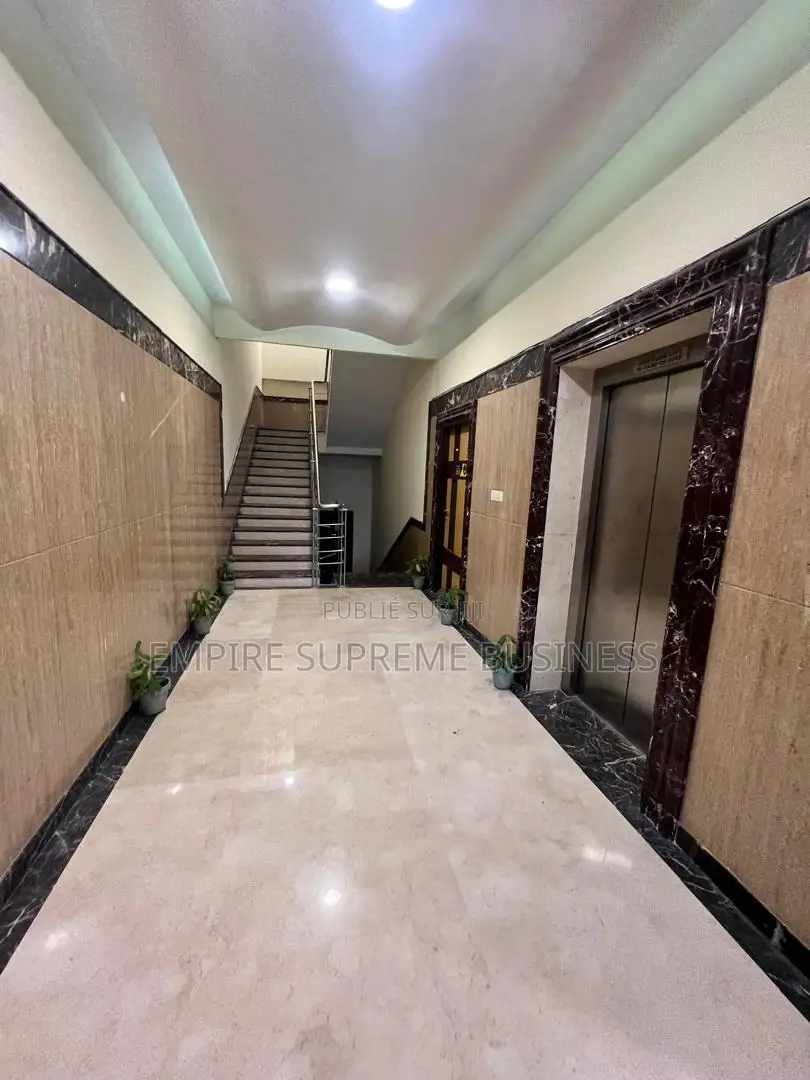 Vente Location — Bureaux Haut Standing À Gombe / Flambeau