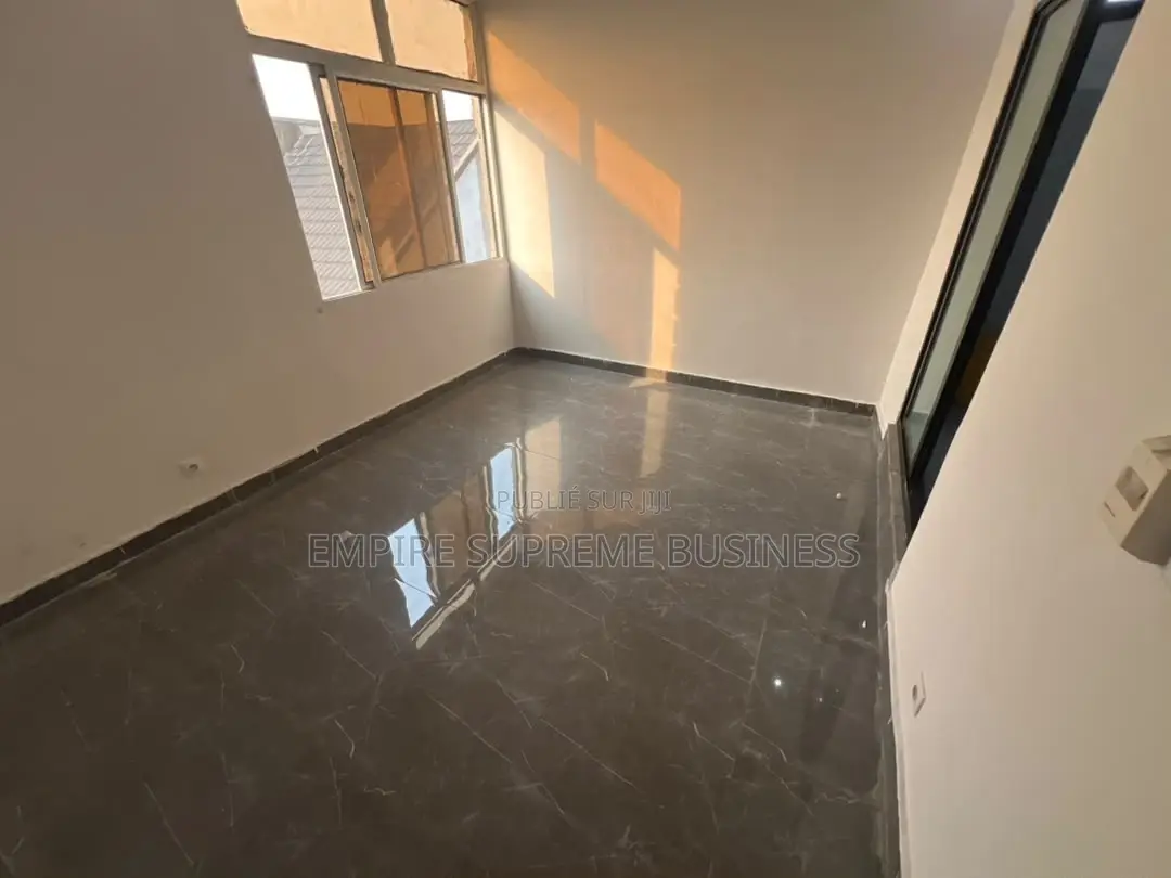 3chbre Maison dans Empire Supreme, Lemba à Vendre