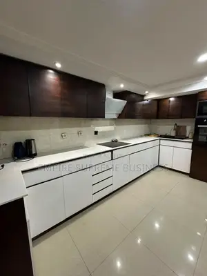 5chbre Maison dans Empire Supreme, Bandalungwa à Vendre