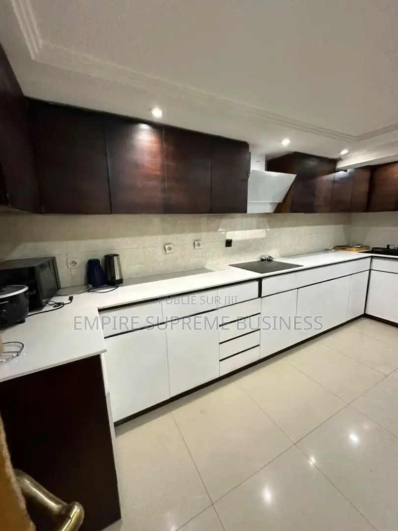 5chbre Maison dans Empire Supreme, Bandalungwa à Vendre