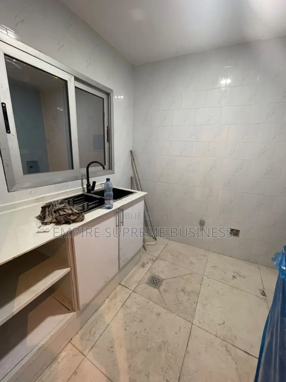 6chbre Appartement dans Empire Supreme, Ngaliema à Louer