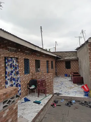 2chbre Villa dans Elengesa, Makala à Vendre