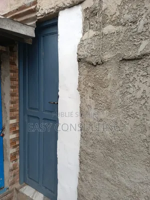 2chbre Villa dans Elengesa, Makala à Vendre