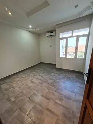 3chbre Maison dans Empire Supreme, Lingwala à Louer