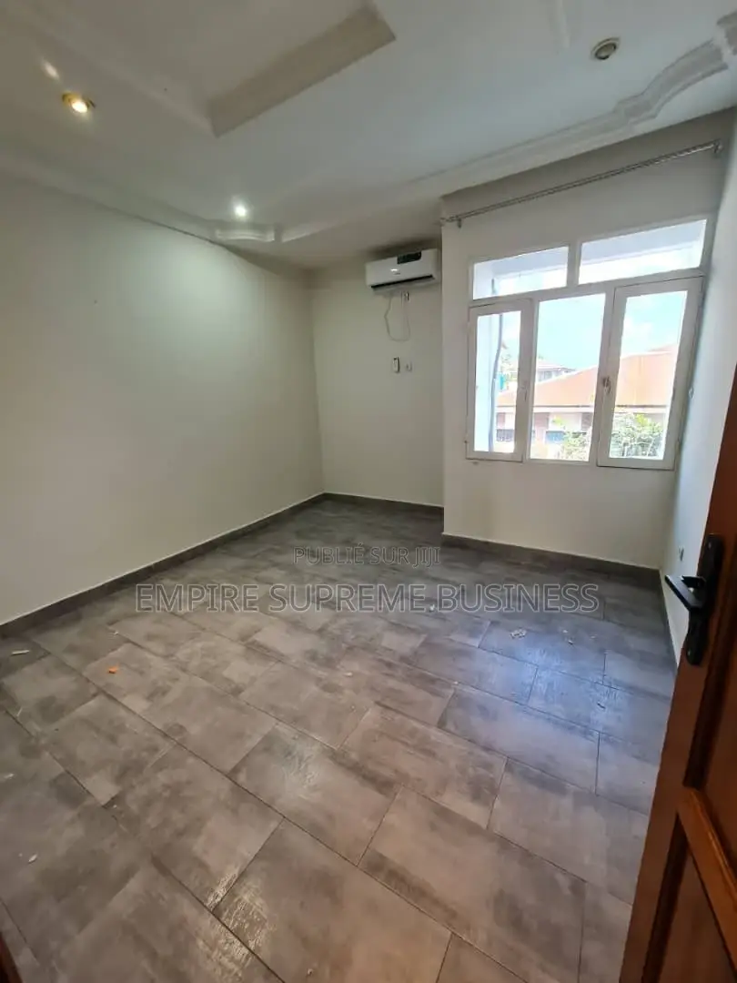 3chbre Maison dans Empire Supreme, Lingwala à Louer