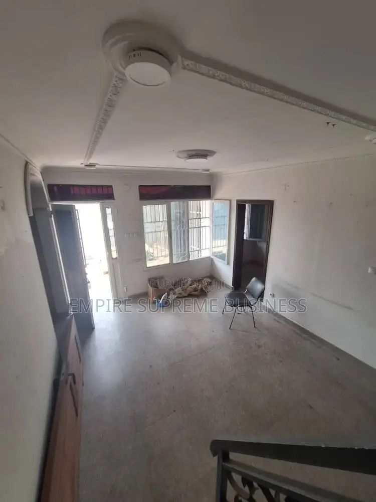 3chbre Maison dans Empire Supreme, Lingwala à Louer