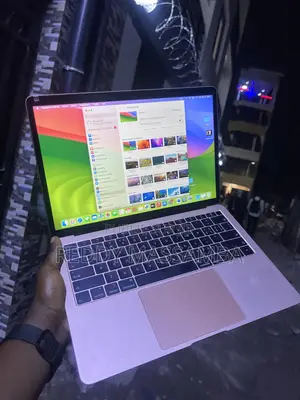 Nouveau Ordinateur portable Apple MacBook 16GB Intel Core i5 SSD 512GB