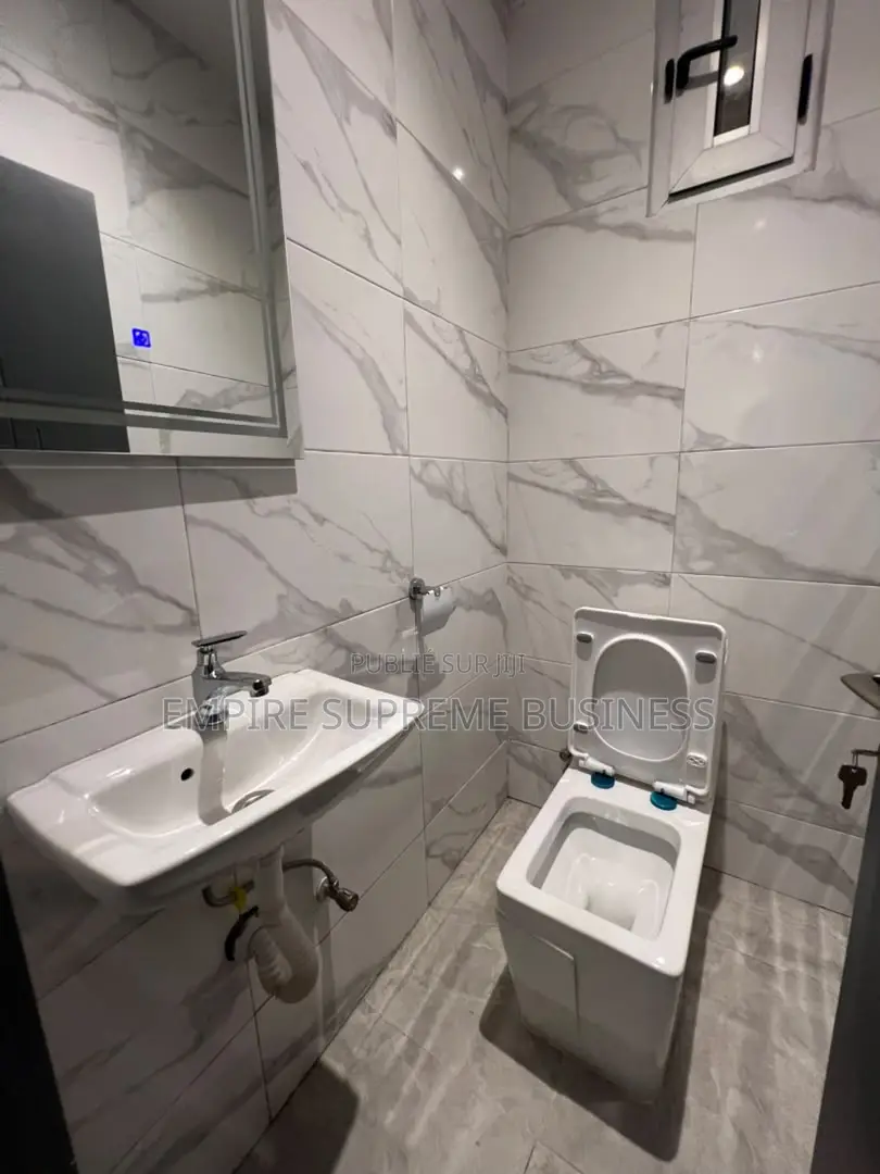 3chbre Appartement dans Empire Supreme, Limete à Louer