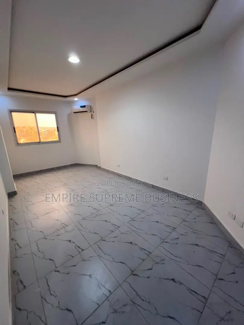 3chbre Appartement dans Empire Supreme, Kintambo à Louer