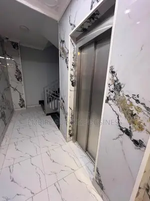 3chbre Appartement dans Empire Supreme, Kintambo à Louer