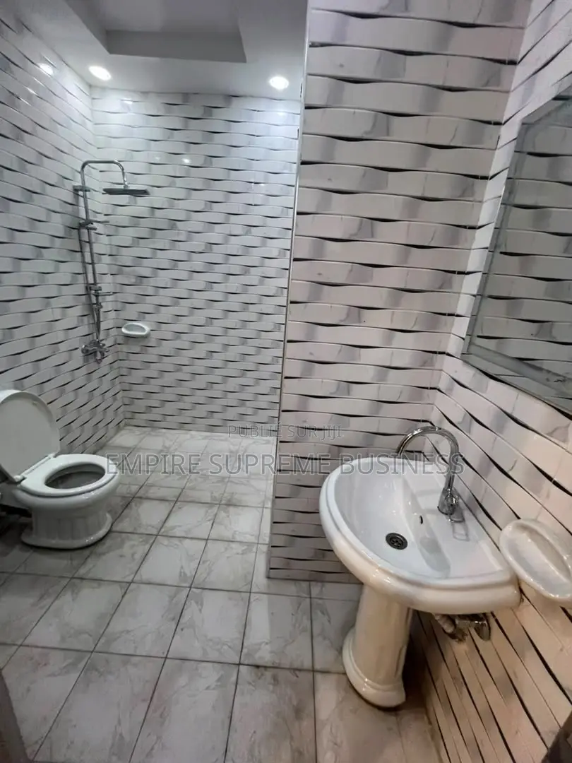 3chbre Appartement dans Empire Supreme, Kintambo à Louer