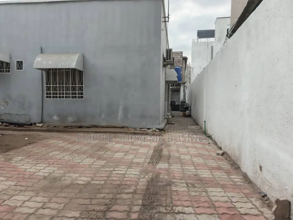 2chbre Duplex dans Empire Supreme, Kintambo à Vendre