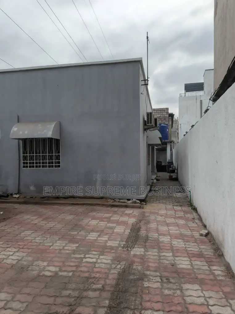 2chbre Duplex dans Empire Supreme, Kintambo à Vendre