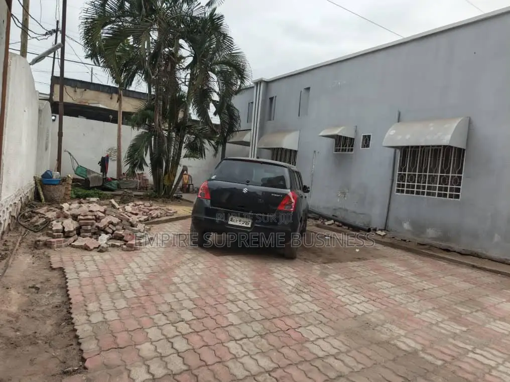 2chbre Duplex dans Empire Supreme, Kintambo à Vendre