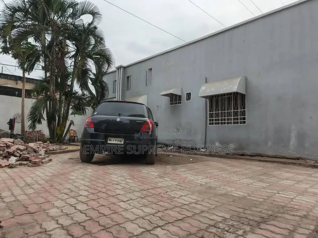 2chbre Duplex dans Empire Supreme, Kintambo à Vendre