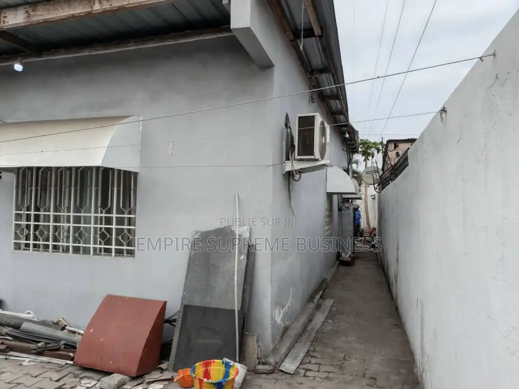 2chbre Duplex dans Empire Supreme, Kintambo à Vendre