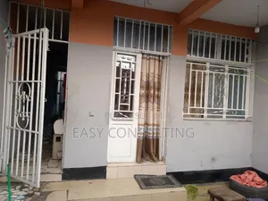3chbre Duplex dans Quartier 2, Kimbanseke à Vendre