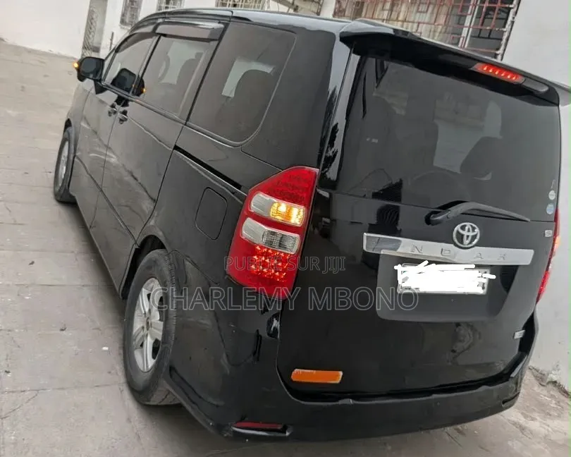 Toyota LiteAce Noah 2001 Noir