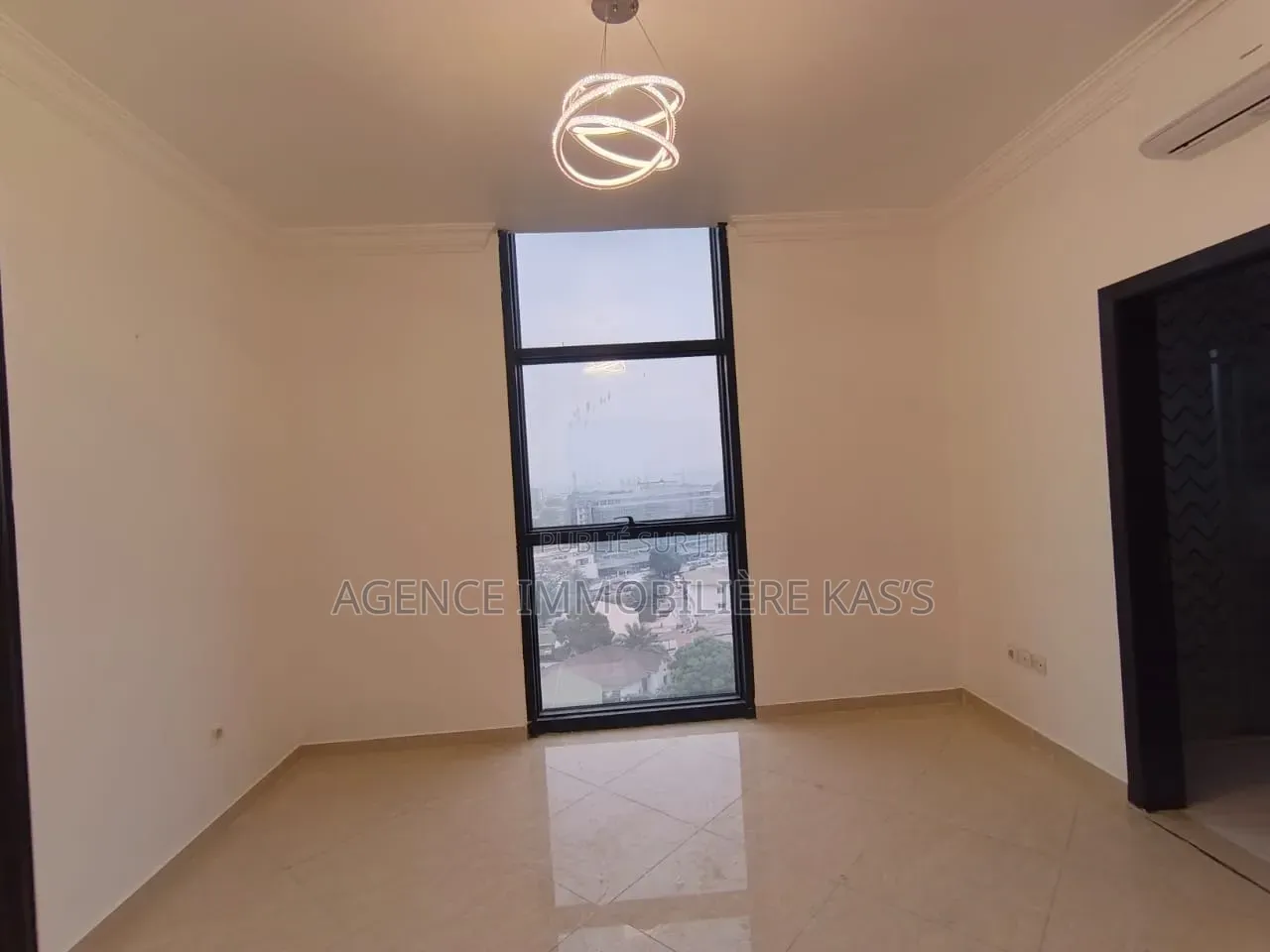 3chbre Appartement dans Bilengu Immo, Gombe à Louer