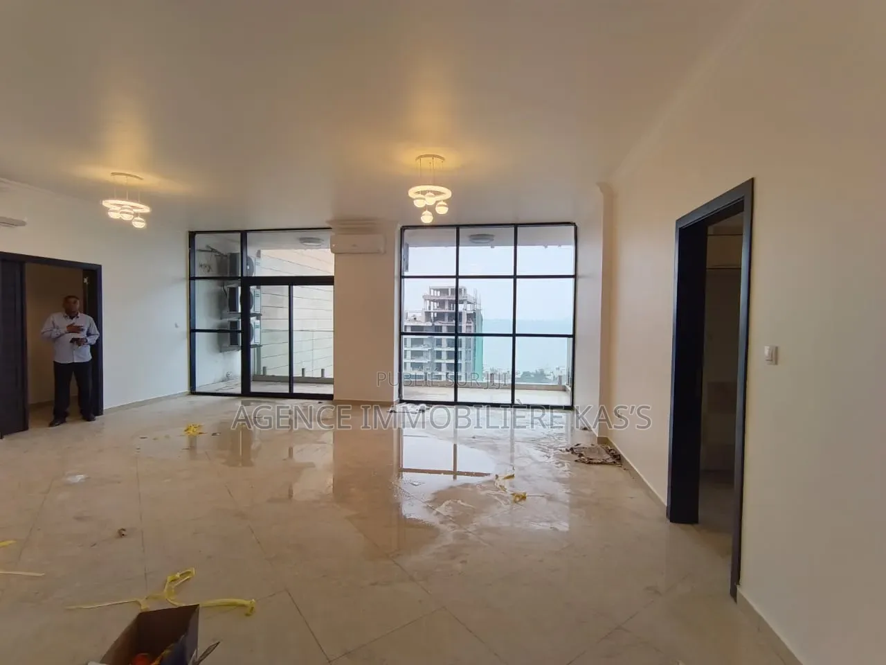 3chbre Appartement dans Bilengu Immo, Gombe à Louer