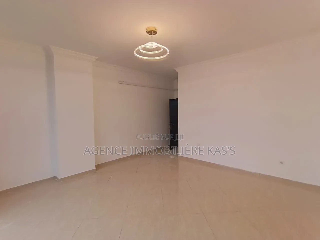 3chbre Appartement dans Bilengu Immo, Gombe à Louer